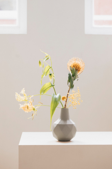 Bloom Vase Ivory 1