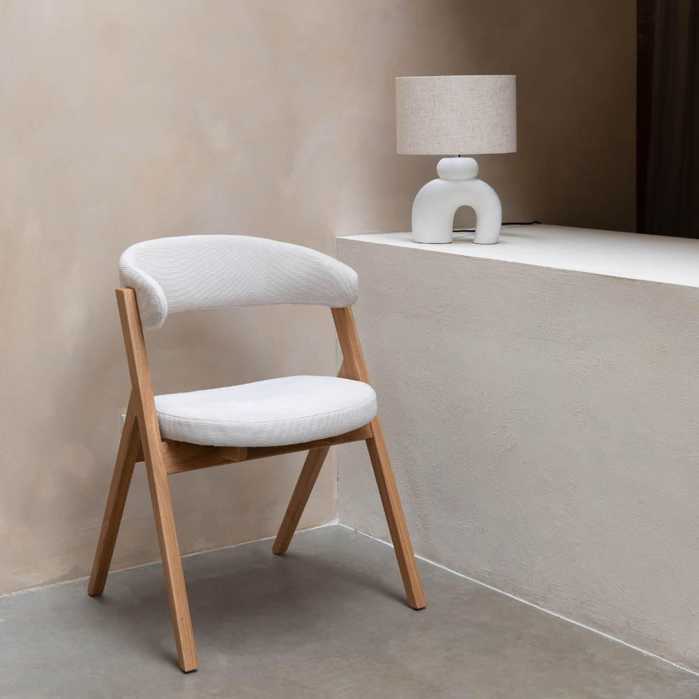 Pom Chairs