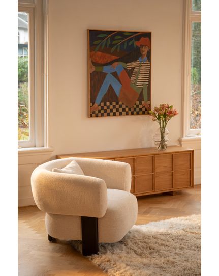 Neil lounge chair Front Side