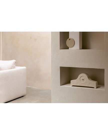 Grandma clock white ceramic Front