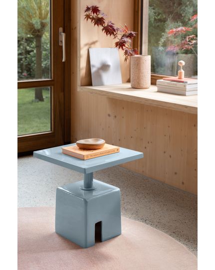 Chubby side table Front