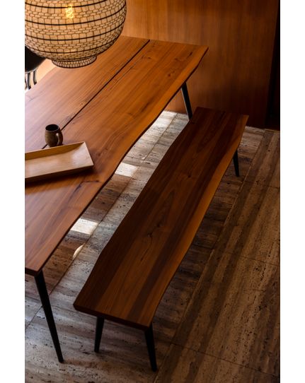 Alagon dining table Front Side