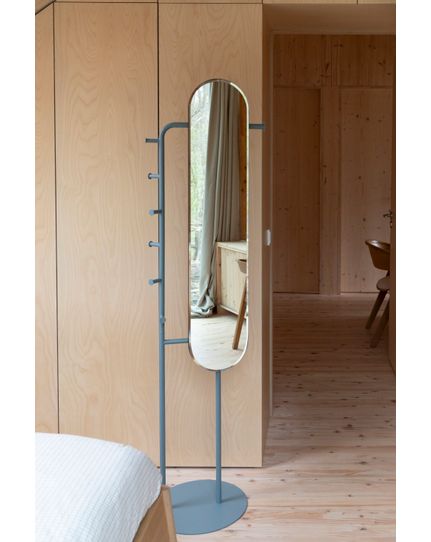 Vero standing mirror Front