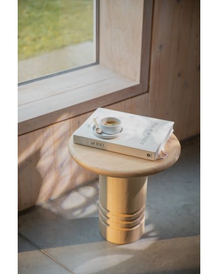 Chunk side table Front