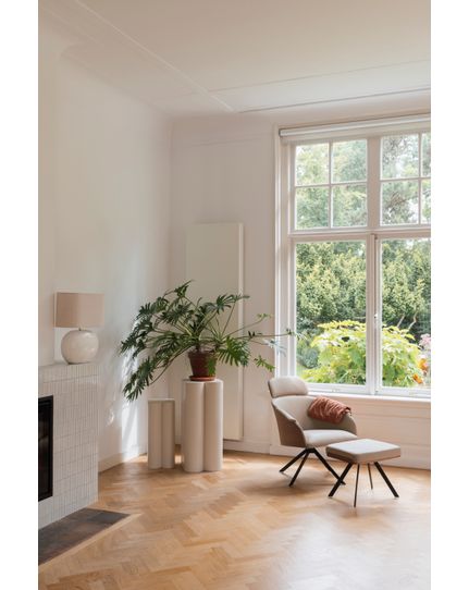 Frie lounge chair Front Side