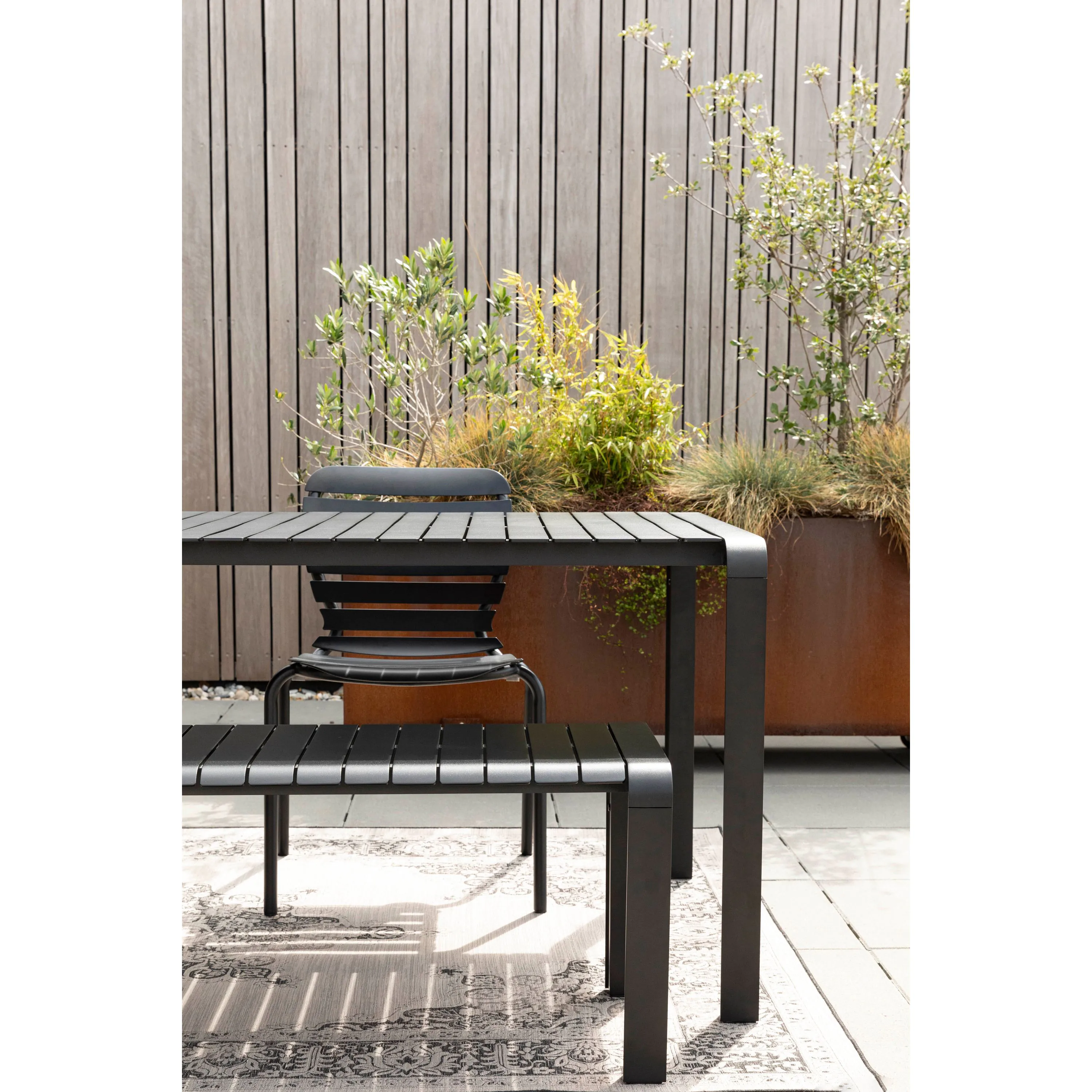 Vondel Garden Table 168,5x87 Black | Zuiver