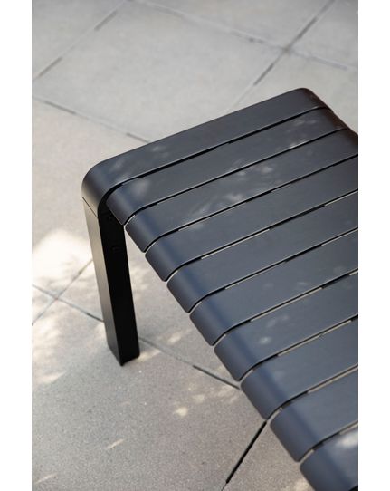 Vondel garden bench outdoor Front Side