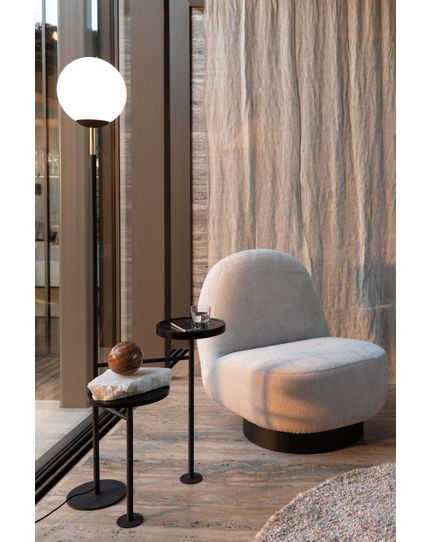 Eden lounge chair Front Side