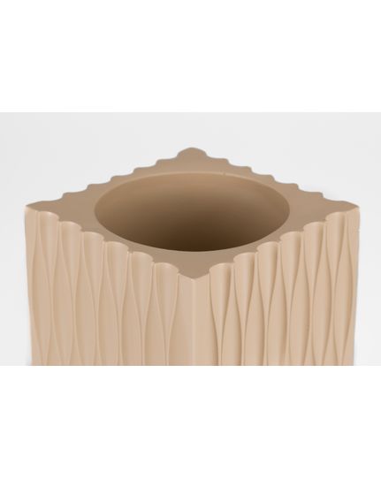 Riley vase Front