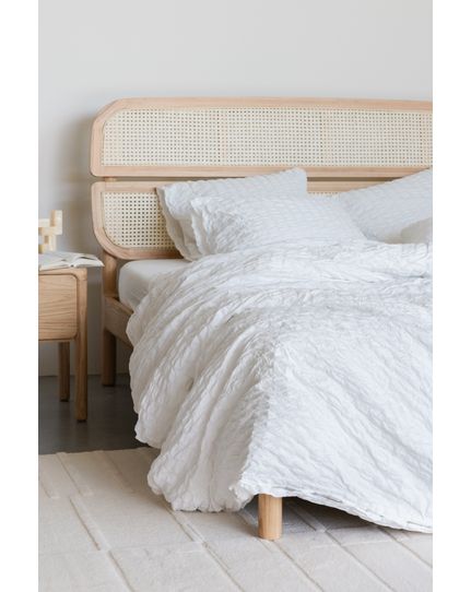 Storm bed