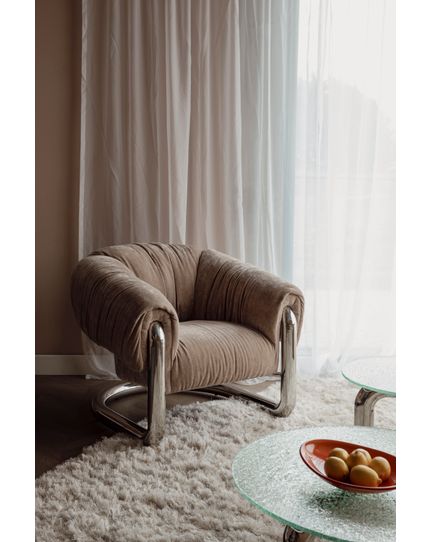 Marly lounge chair Front Side