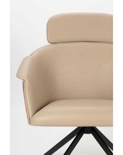 Frie lounge chair Front Side