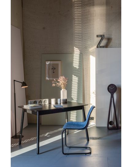 Thirsty chair Front Side