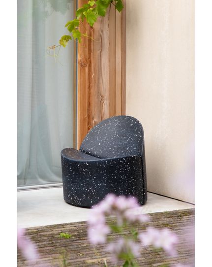 Bloom lounge chair Front Side