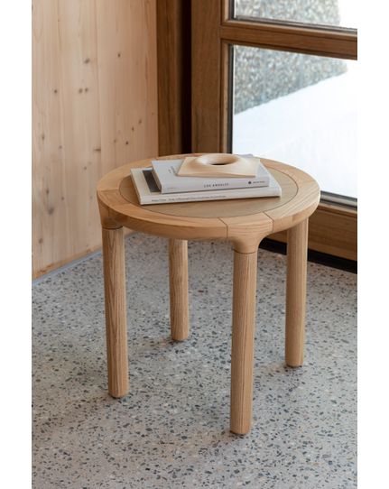 Storm side table Front